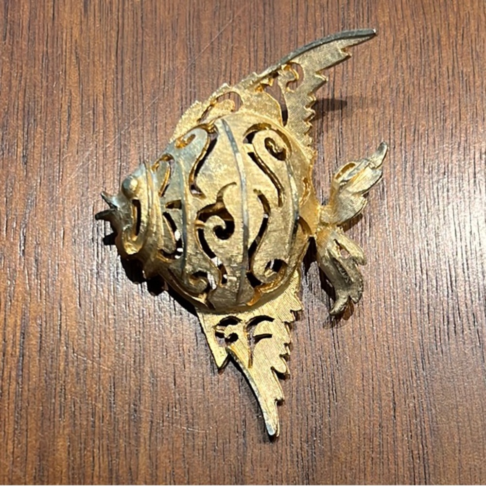 Vintage goldfish brooch
